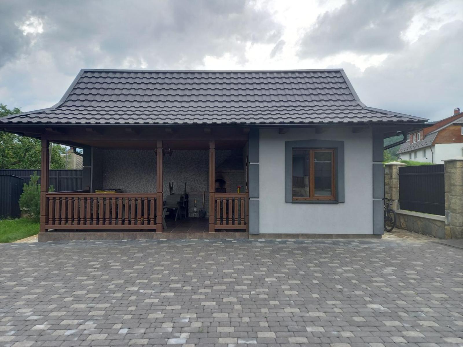 Гуцульська Хата Hotel Yaremche Exterior foto
