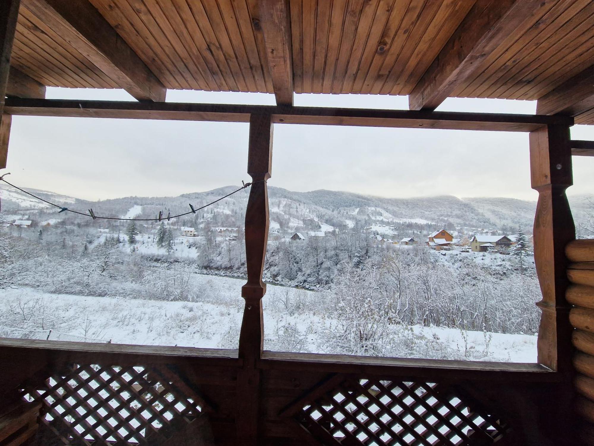 Гуцульська Хата Hotel Yaremche Quarto foto